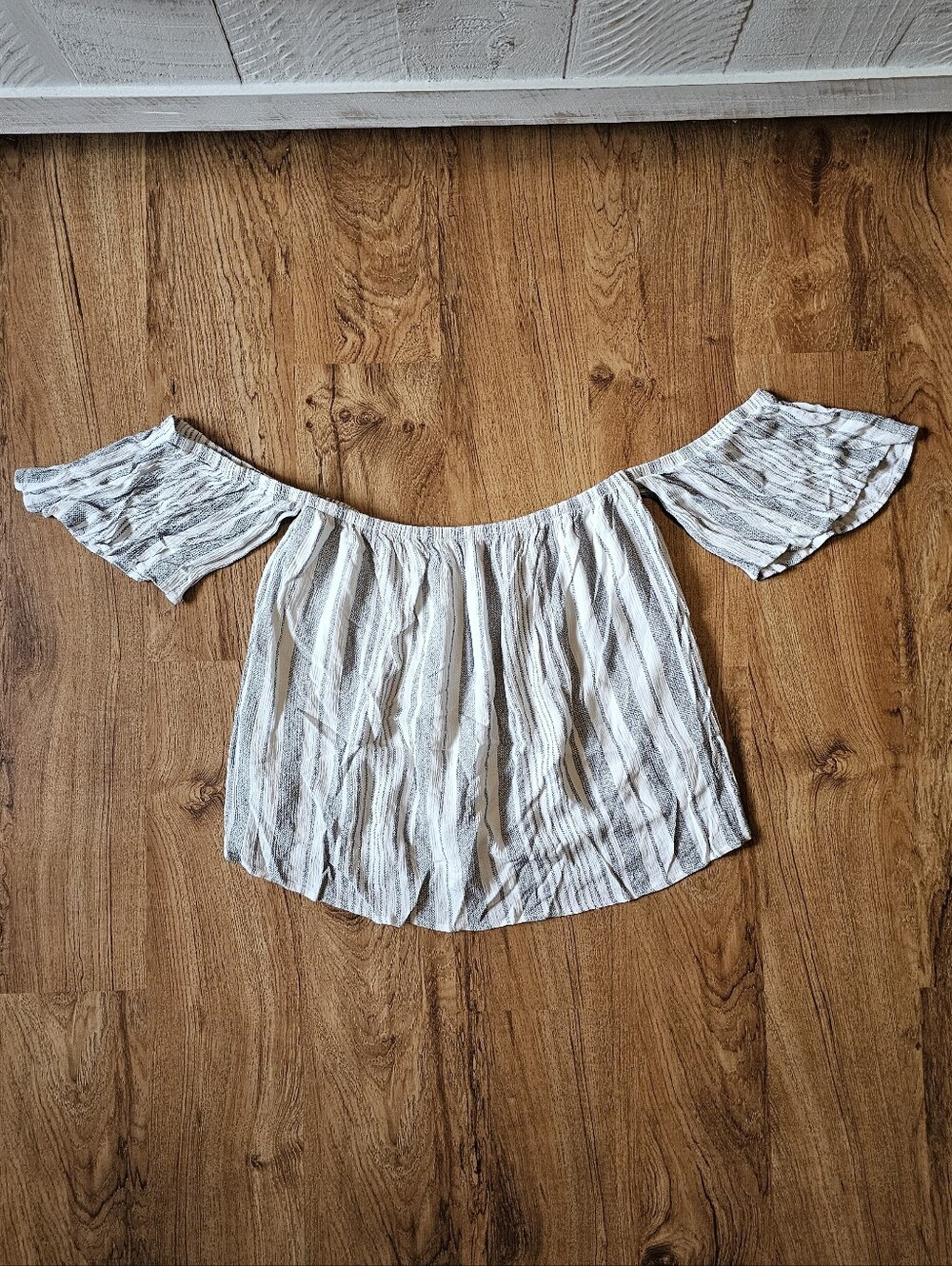 Willow & Root Off-Shoulder Striped Flutter Sleeve Top - White & Gray
